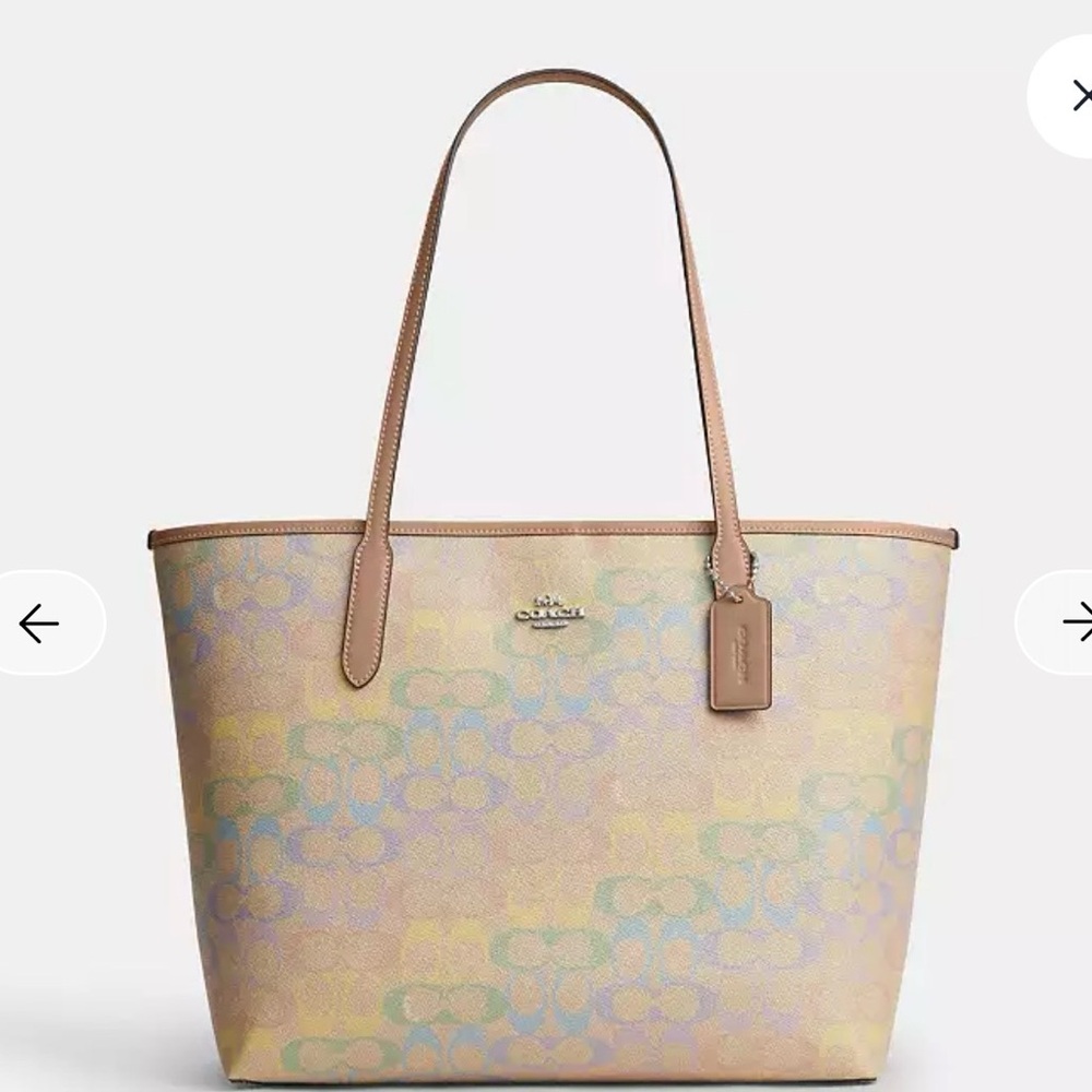 Coach City Tote Bag In Rainbow Signature
Canvas CDA93 Sand Multi